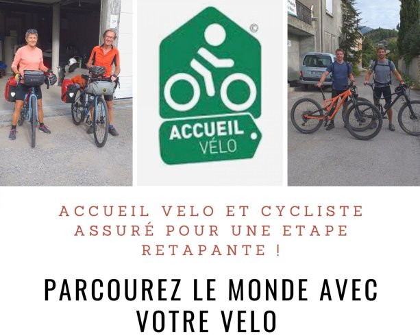 des cyclistes  heureux sur le départ