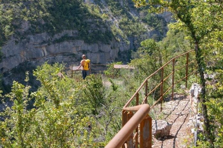 sentier des falaises à Agnielles