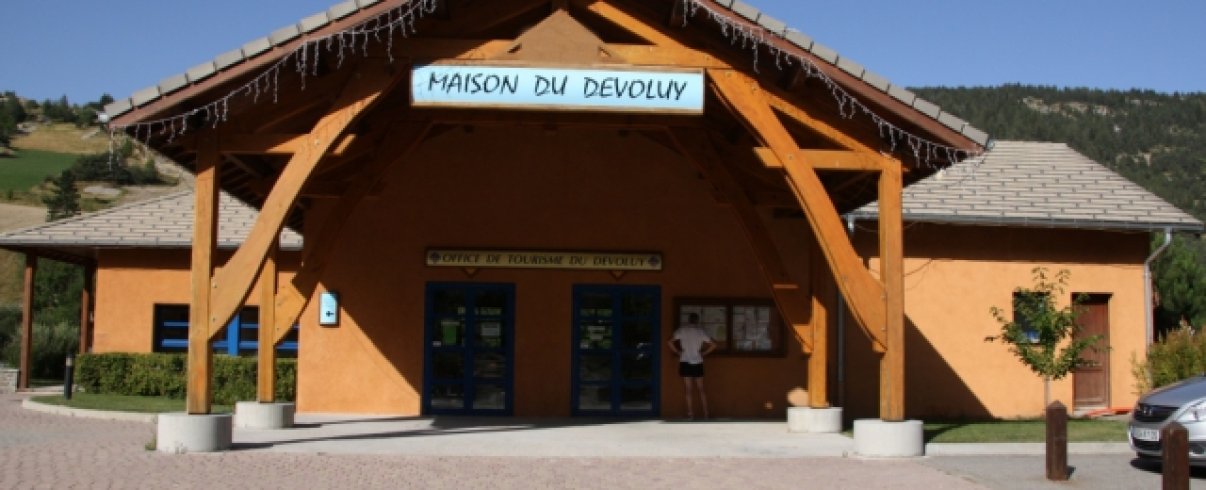 maison du tourisme du Dévoluy La maison du tourisme à Saint Etienne en Dévoluy